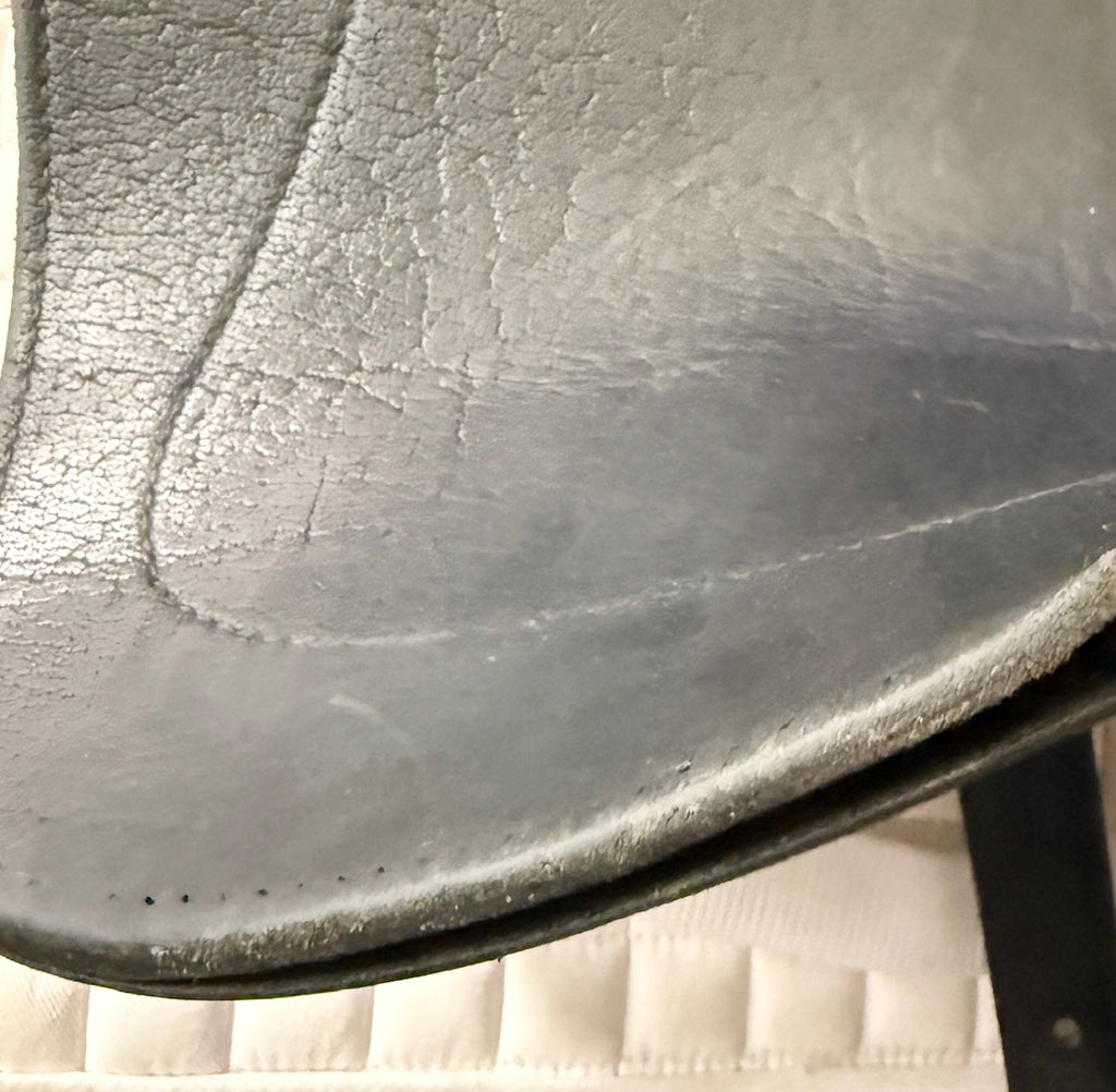 Used Custom Advantage 18" Dressage Saddle