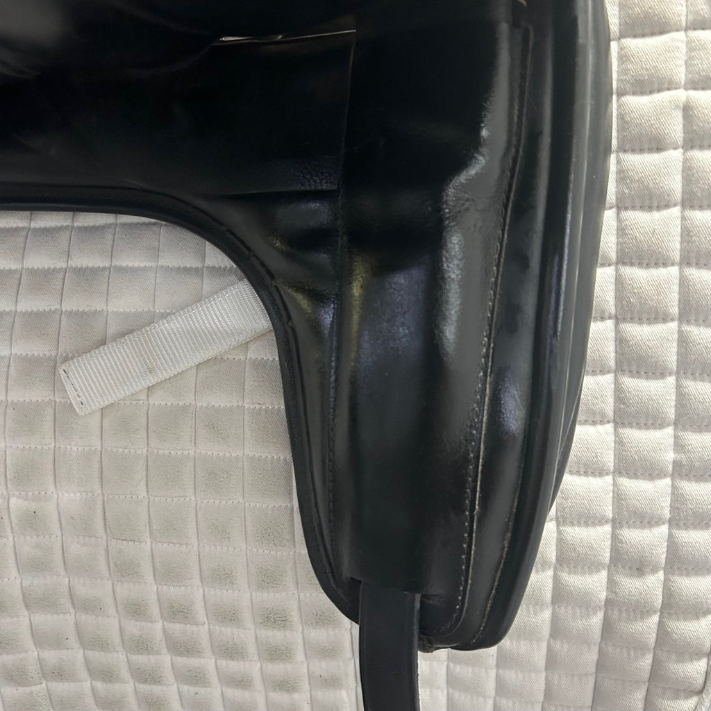 Used Custom Wolfgang Solo MKII 17" Dressage Saddle