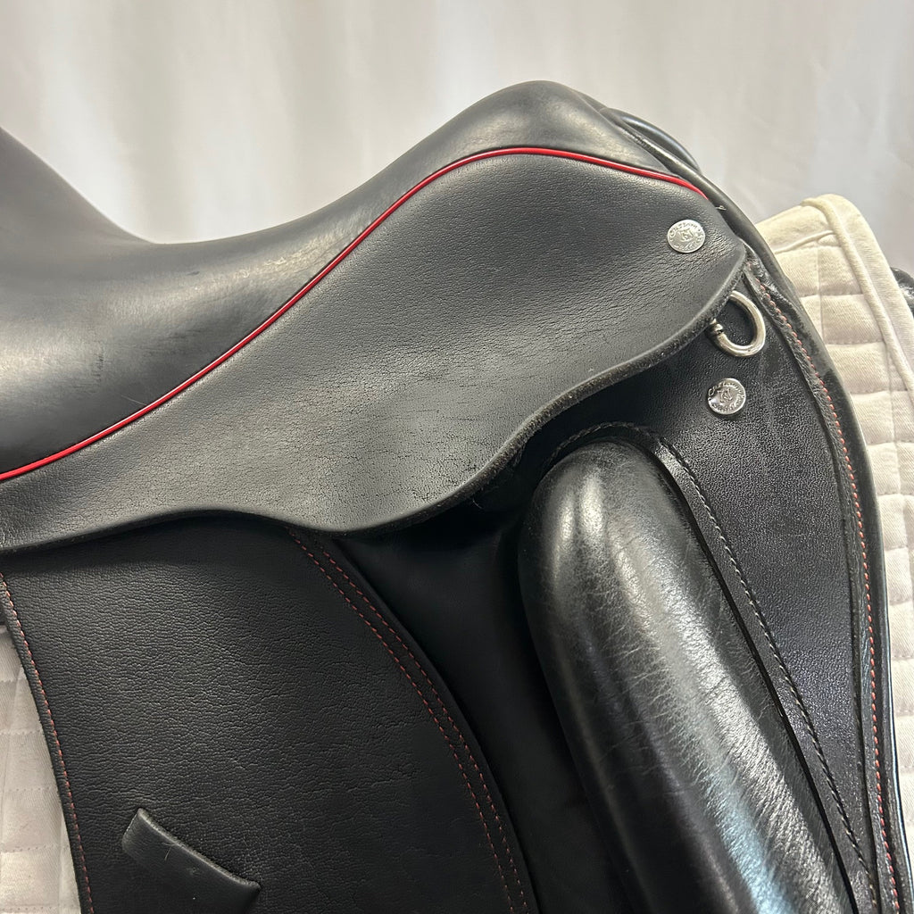Used Custom Wolfgang Solo MKII 17" Dressage Saddle