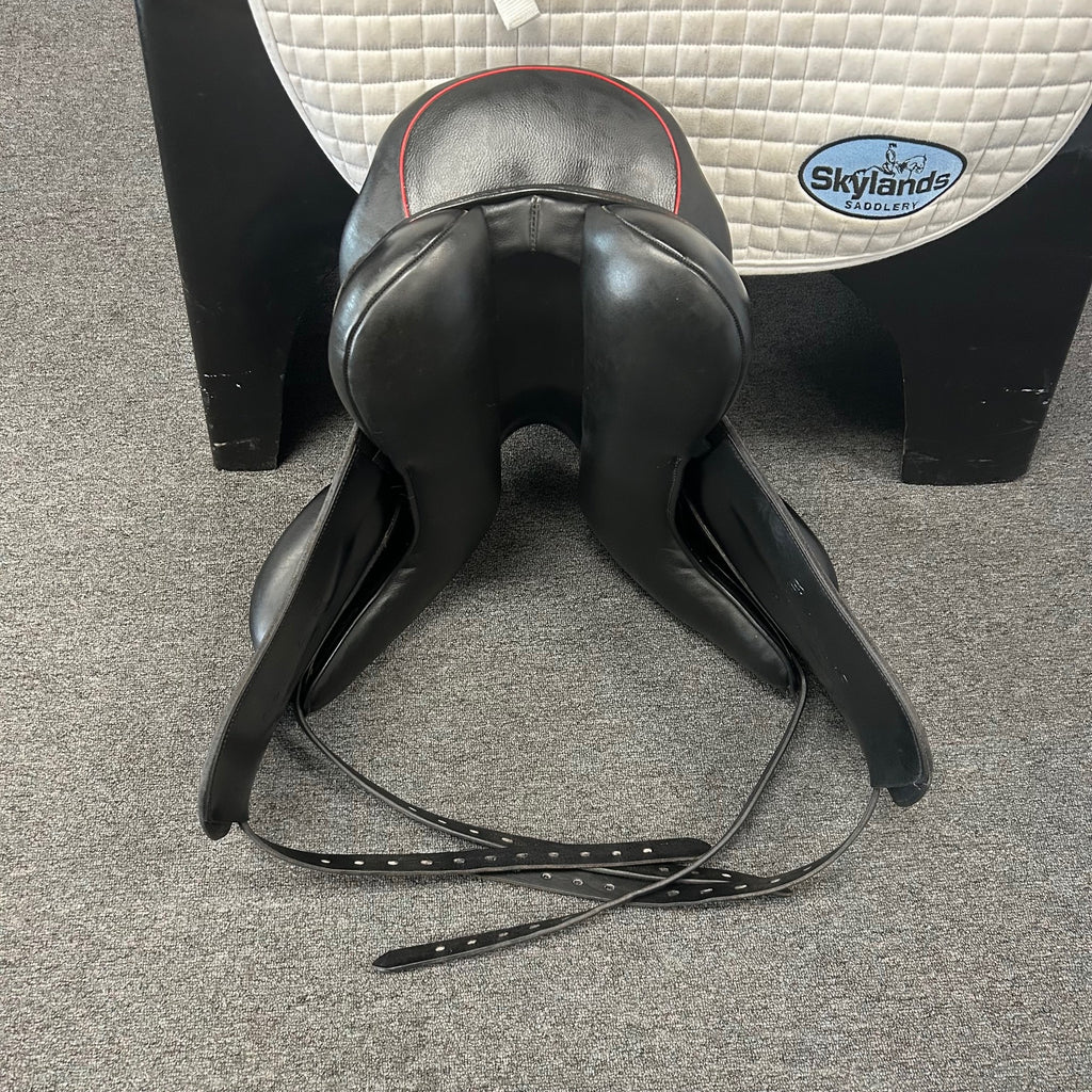 Used Custom Wolfgang Solo MKII 17" Dressage Saddle