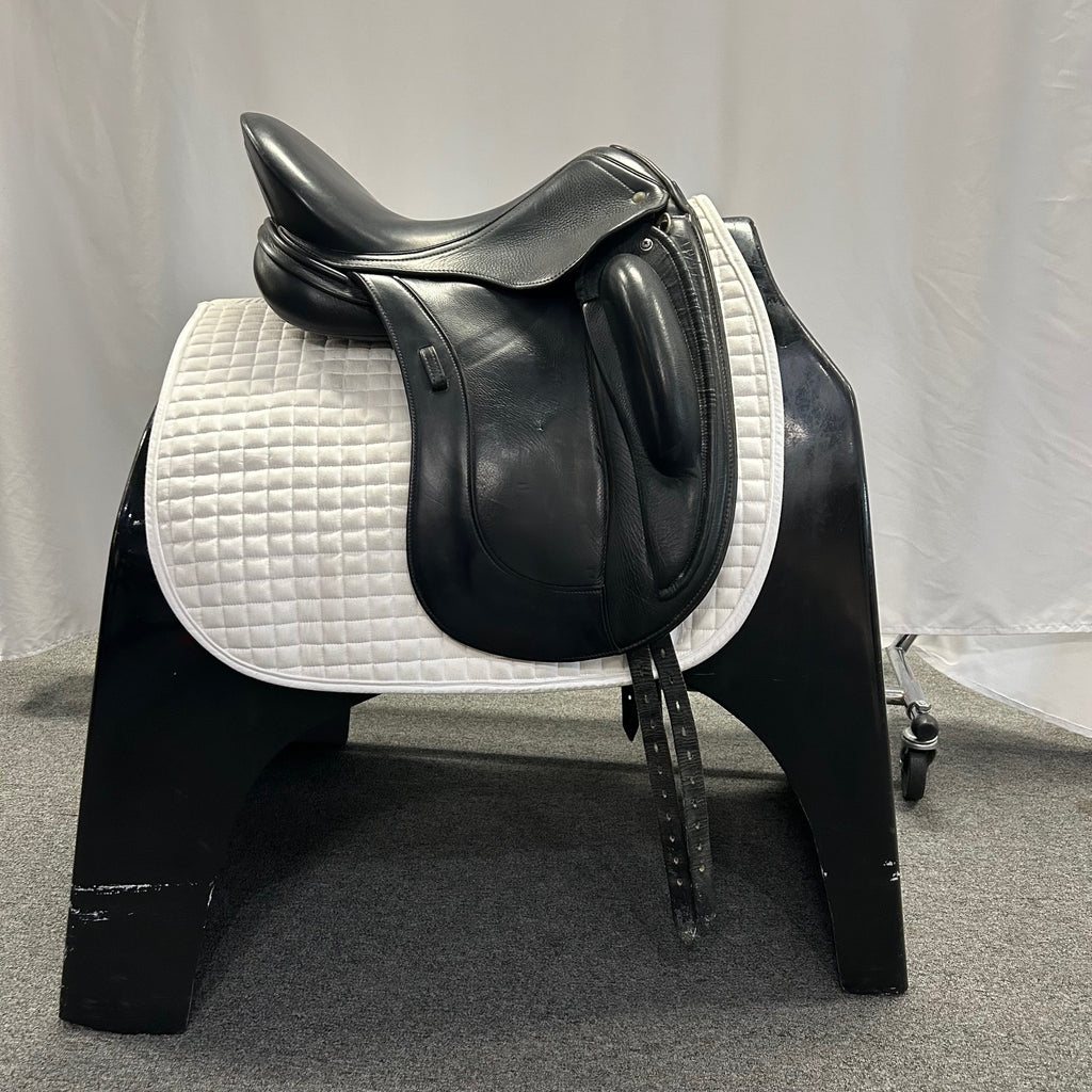 HOLD:  Used Schleese Obrigado 17.5" Dressage Saddle