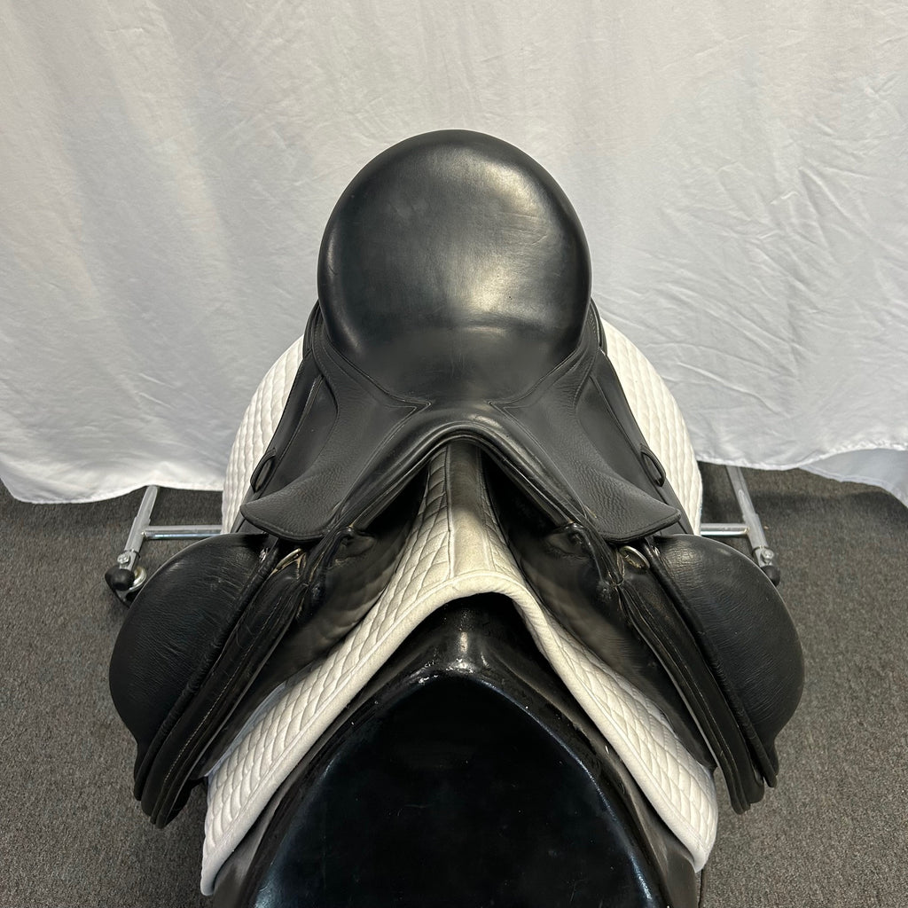 HOLD:  Used Schleese Obrigado 17.5" Dressage Saddle