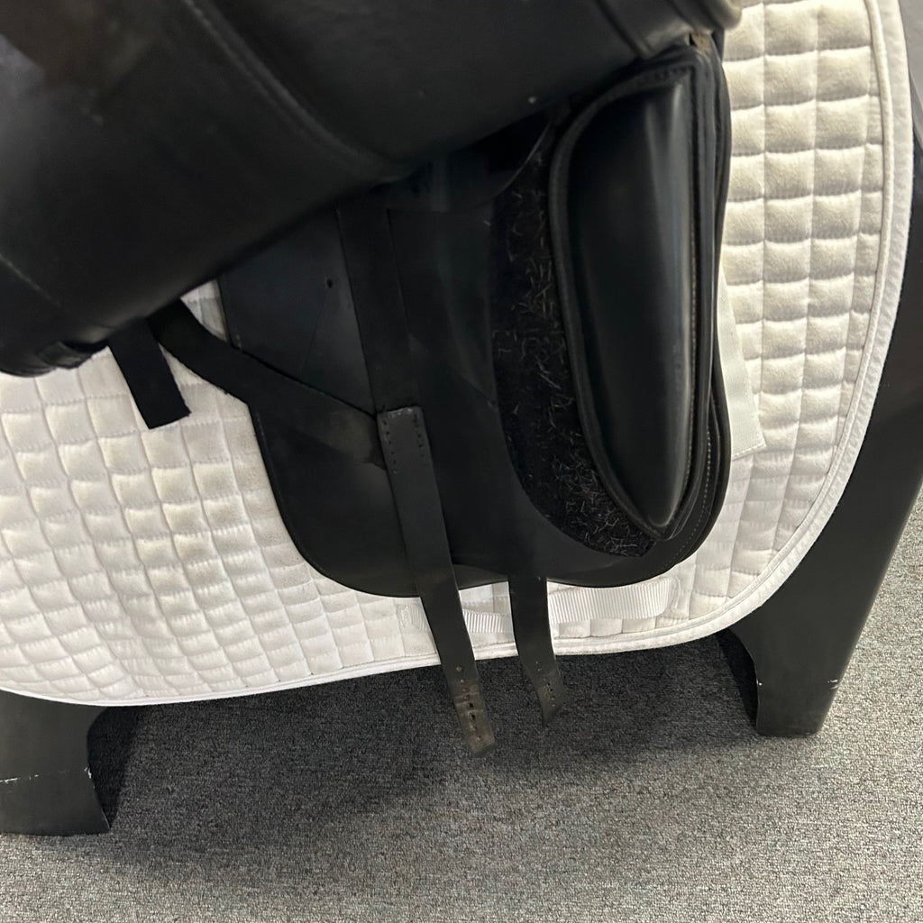 HOLD:  Used Schleese HK 18" Dressage Saddle