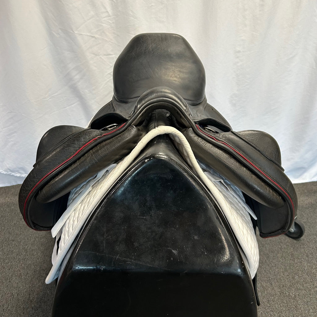 Used Pegasus Unicorn Feather Weight 17" All-Purpose Saddle