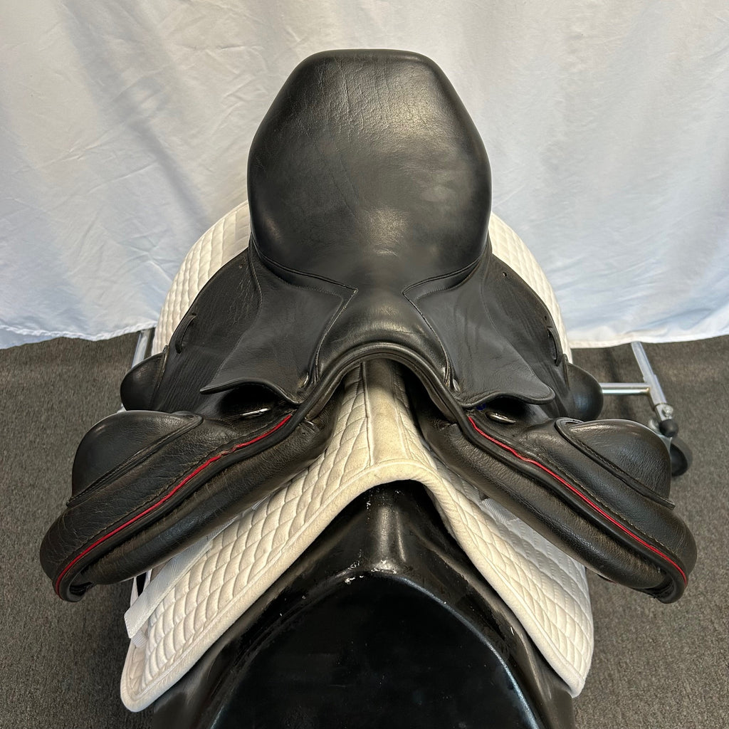 Used Pegasus Unicorn Feather Weight 17" All-Purpose Saddle