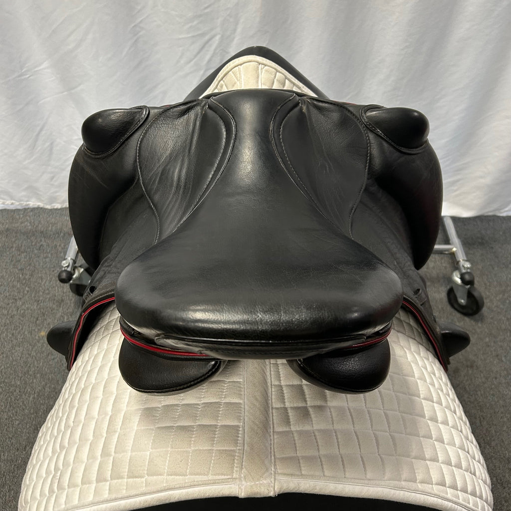 Used Pegasus Unicorn Feather Weight 17" All-Purpose Saddle
