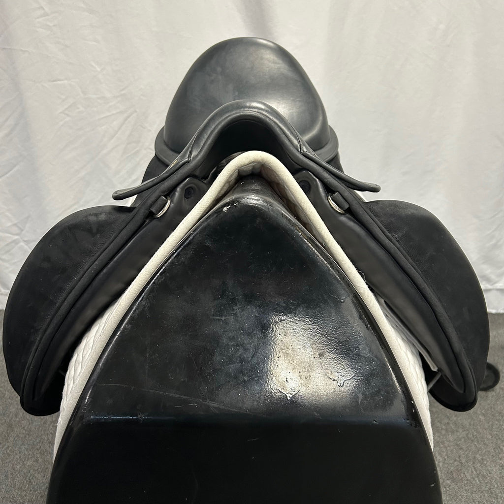 Used L'Apogee 17.5" DL Dressage Saddle