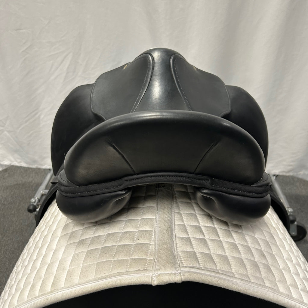 Used L'Apogee 17.5" DL Dressage Saddle