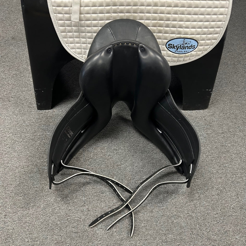 Used L'Apogee 17.5" DL Dressage Saddle
