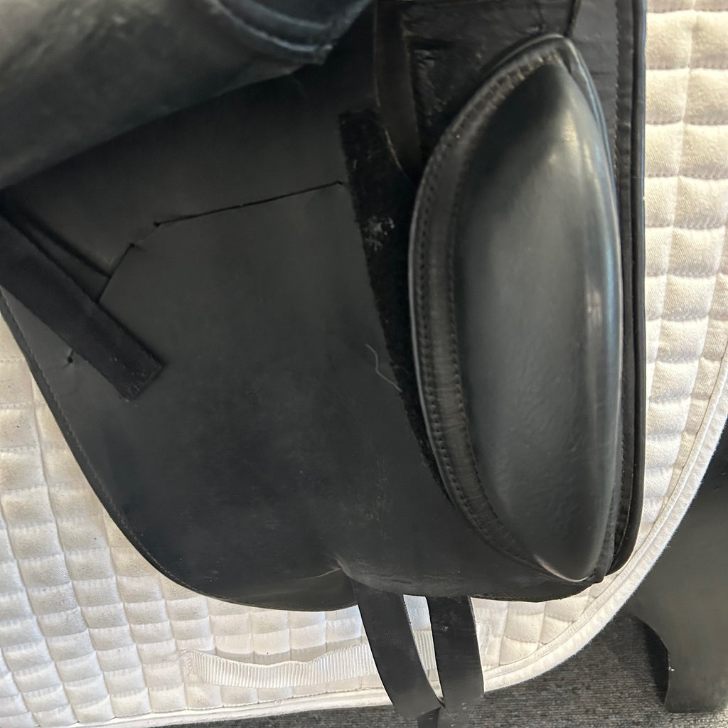 Used Schleese Infinity II 17.5" Dressage Saddle