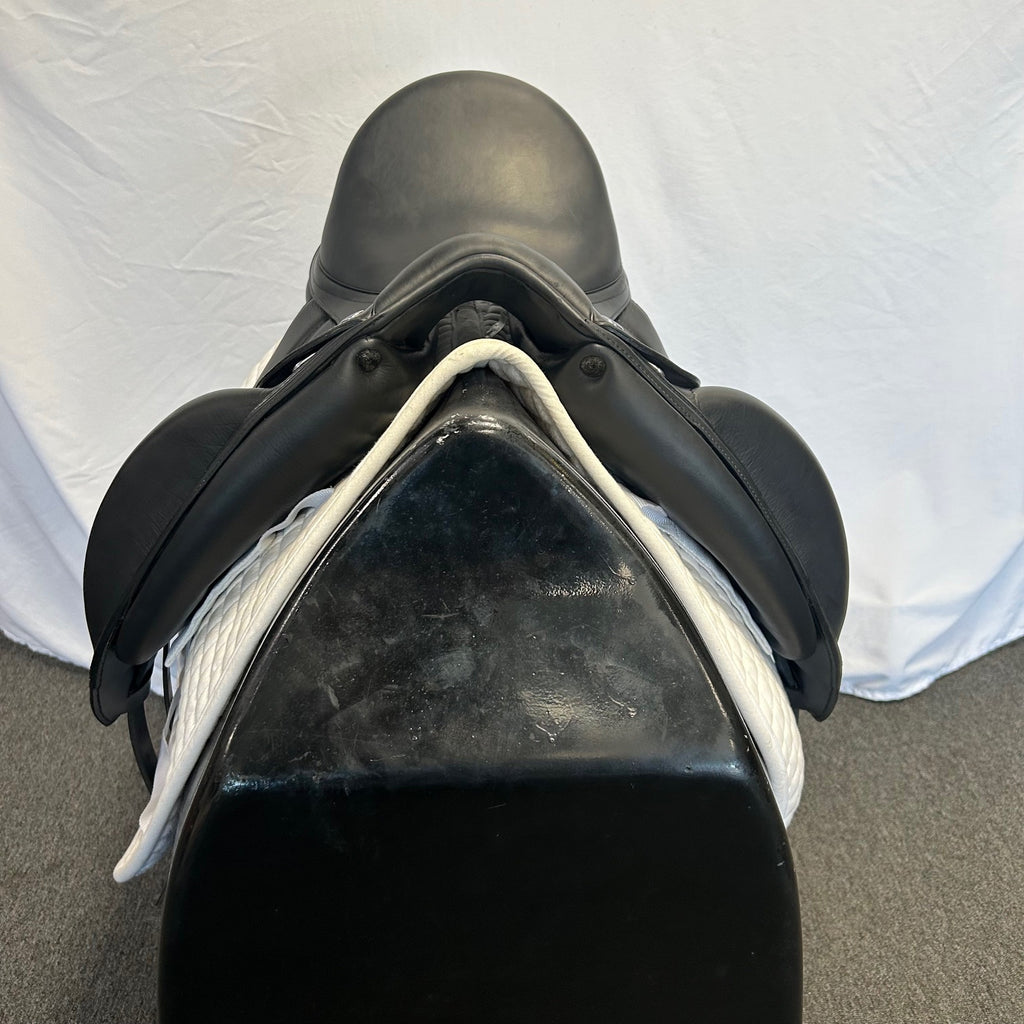 Used Dynamic 17.5" Monoflap Dressage Saddle