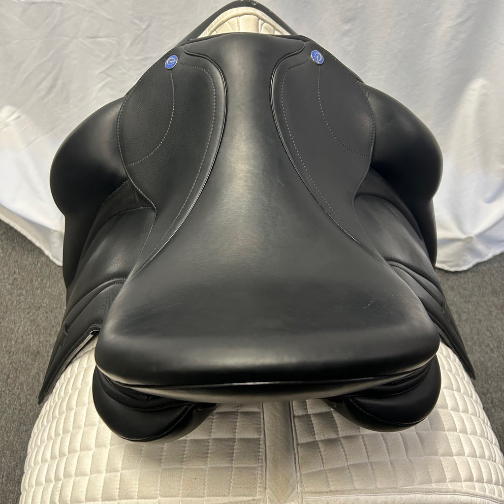 Used Dynamic 17.5" Monoflap Dressage Saddle