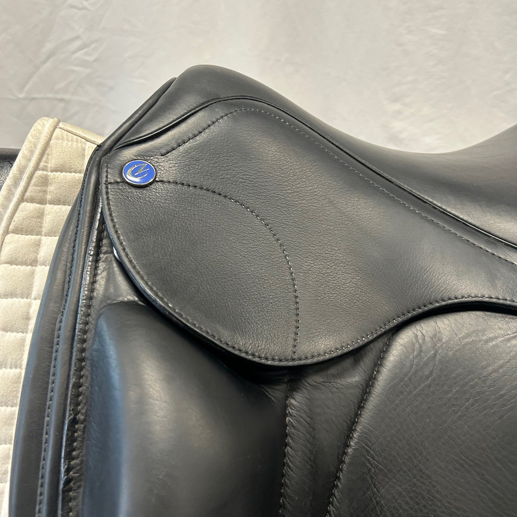 Used Dynamic 17.5" Monoflap Dressage Saddle
