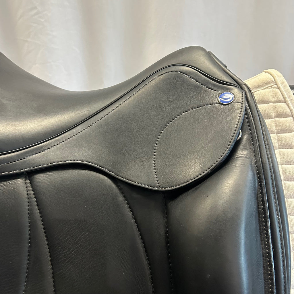 Used Dynamic 17.5" Monoflap Dressage Saddle