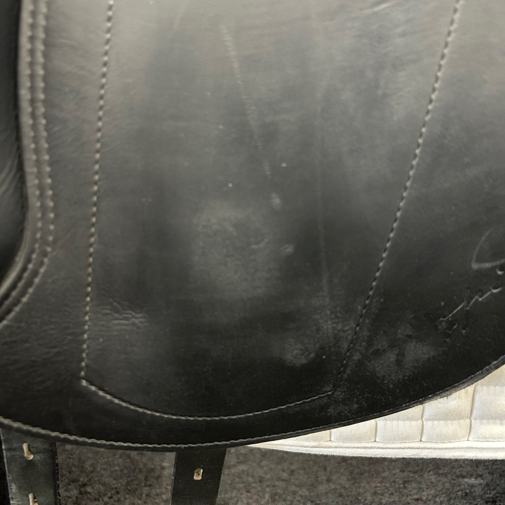 Used Equipe Emporio 17" Monoflap Dressage Saddle
