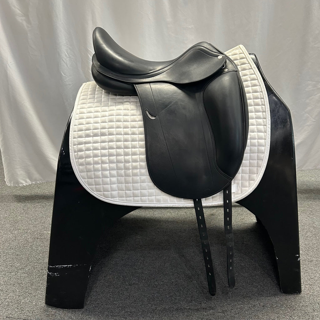 Used Equipe Emporio 17" Monoflap Dressage Saddle