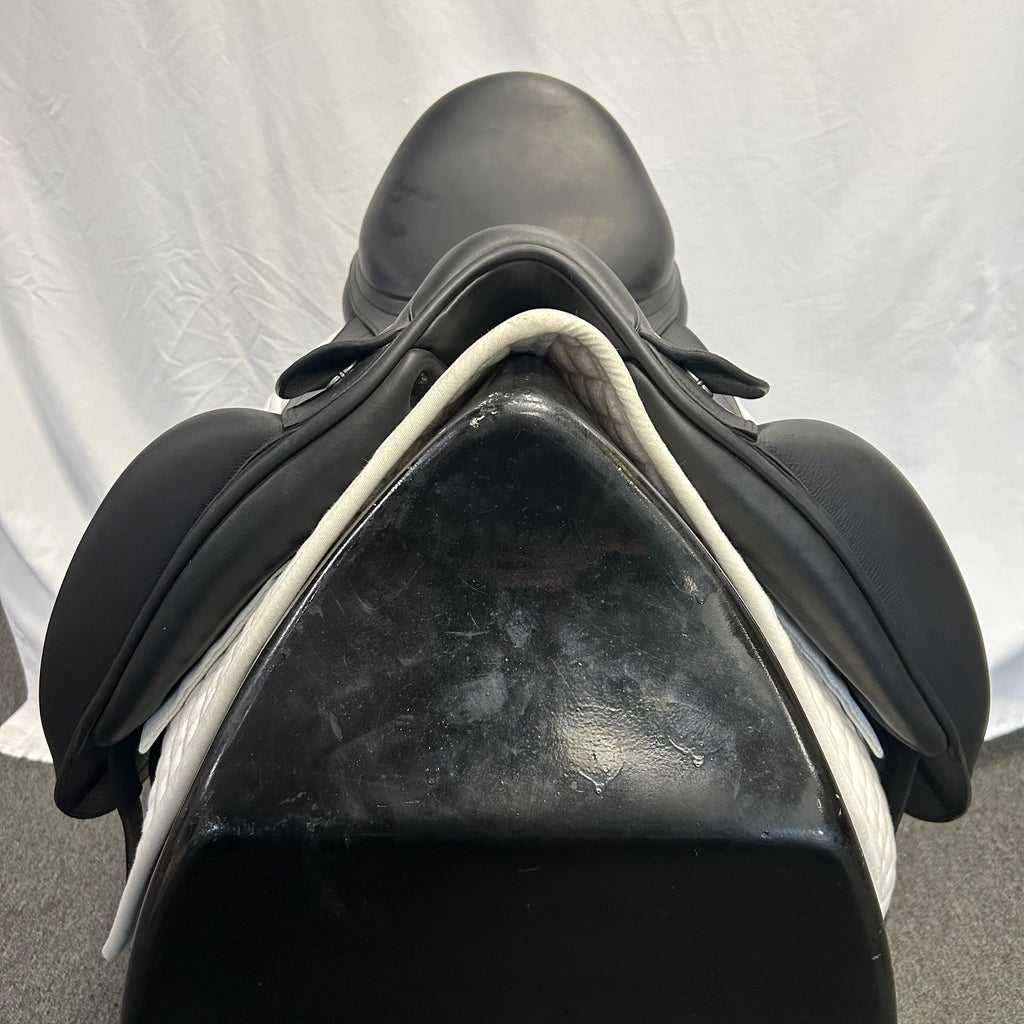 Used Equipe Emporio 17" Monoflap Dressage Saddle