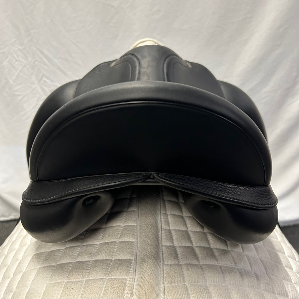 Used Equipe Emporio 17" Monoflap Dressage Saddle