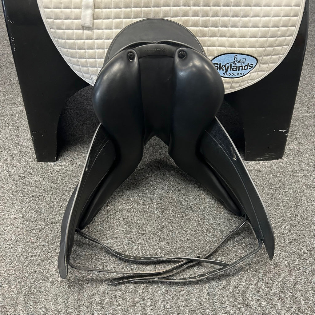 Used Equipe Emporio 17" Monoflap Dressage Saddle