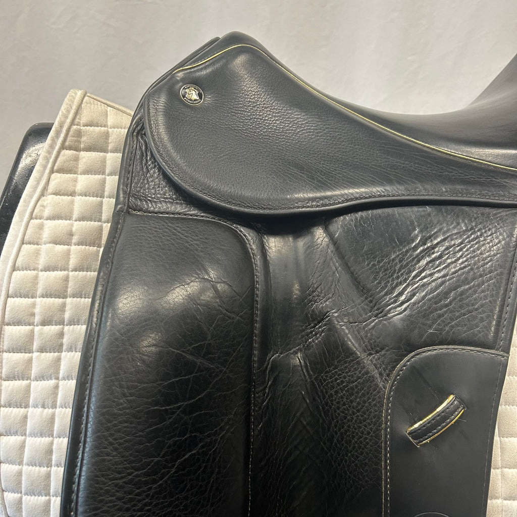 Used Hennig Sofa 18" Dressage Saddle