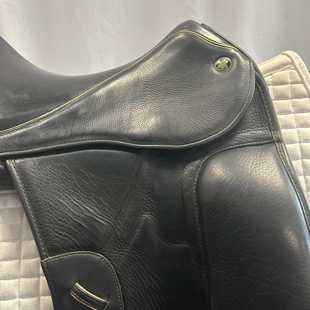 Used Hennig Sofa 18" Dressage Saddle