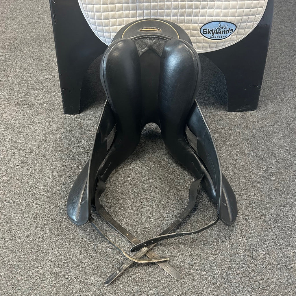 Used Hennig Sofa 18" Dressage Saddle