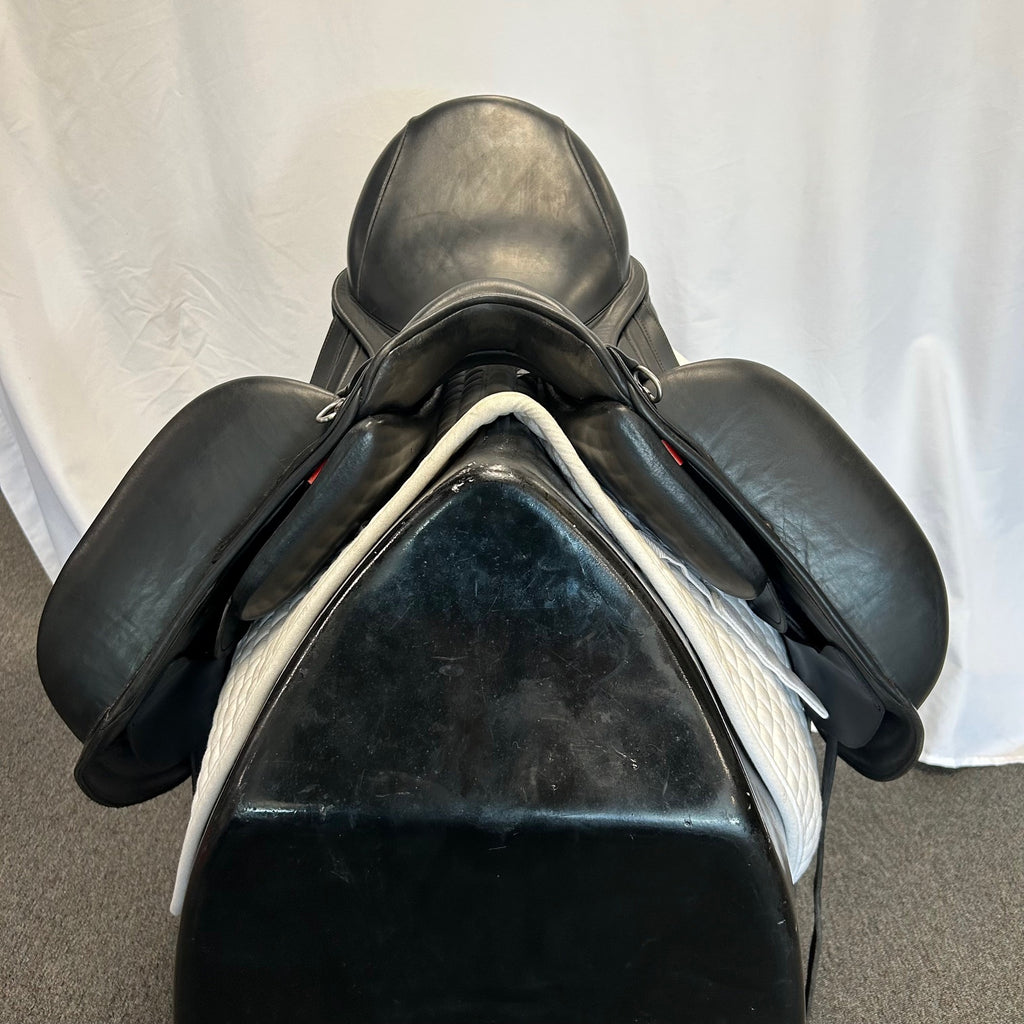 Used Aviar Rook 1.0 - 17.5" Monoflap Dressage Saddle