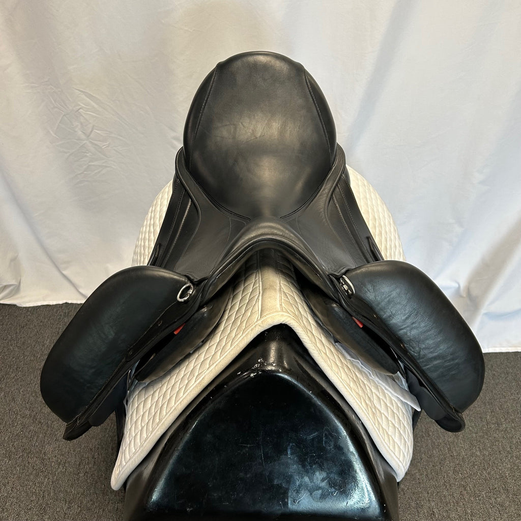 Used Aviar Rook 1.0 - 17.5" Monoflap Dressage Saddle