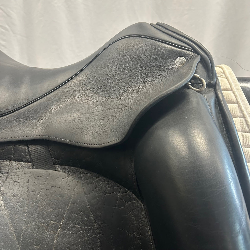 Used Custom Icon Flight 18" Monoflap Dressage Saddle