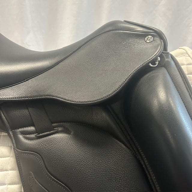 Demo Envy Aurora 17.5" Dressage Saddle