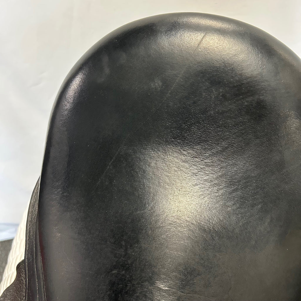 Used Veritas Figuro 17.5" Dressage Saddle