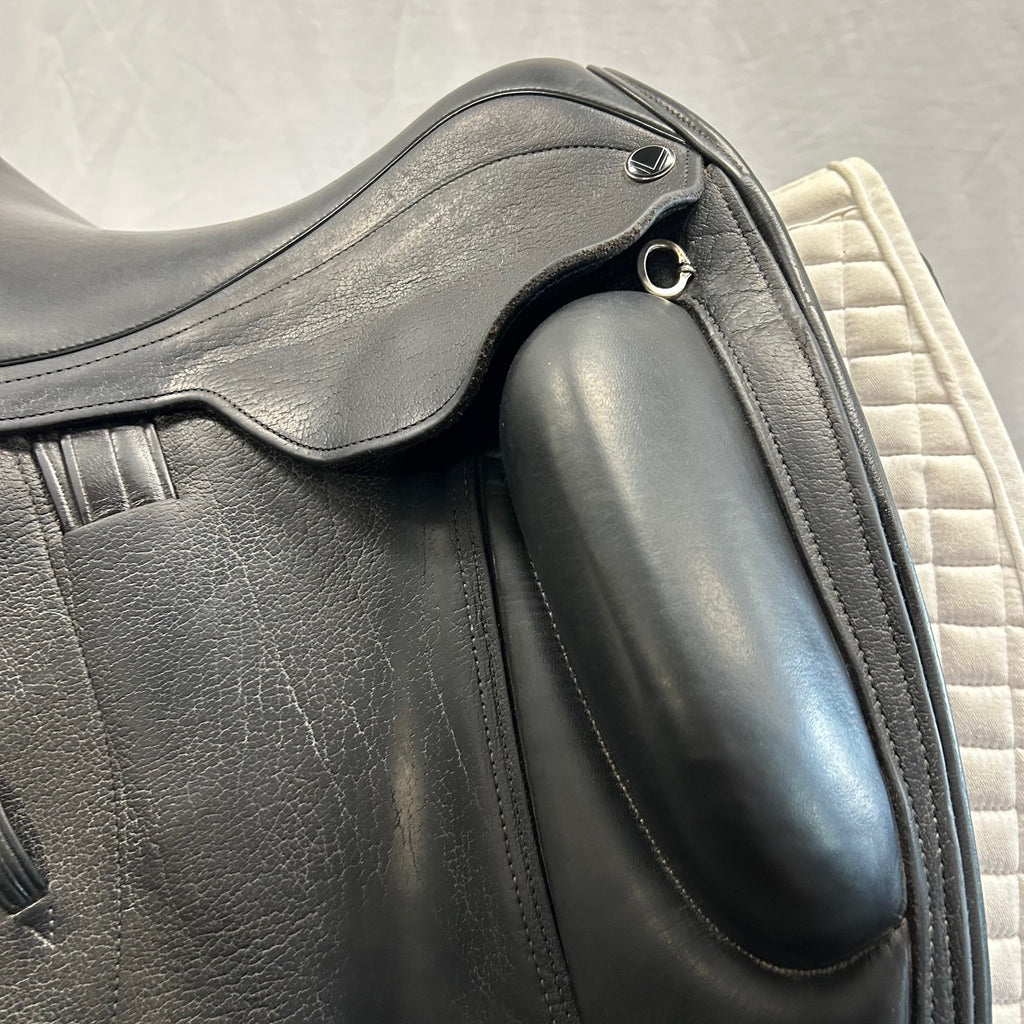 Used Veritas Figuro 17.5" Dressage Saddle
