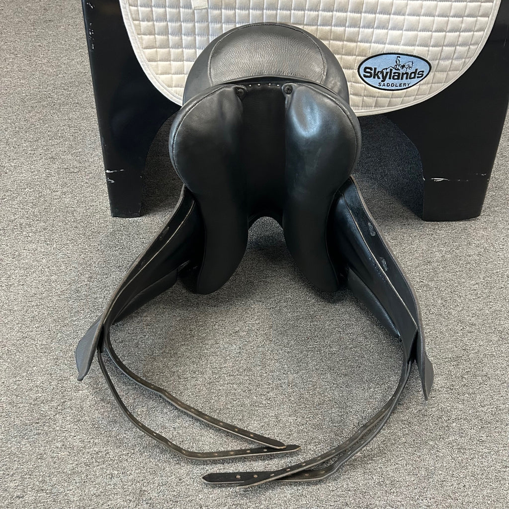 Used Veritas Figuro 17.5" Dressage Saddle