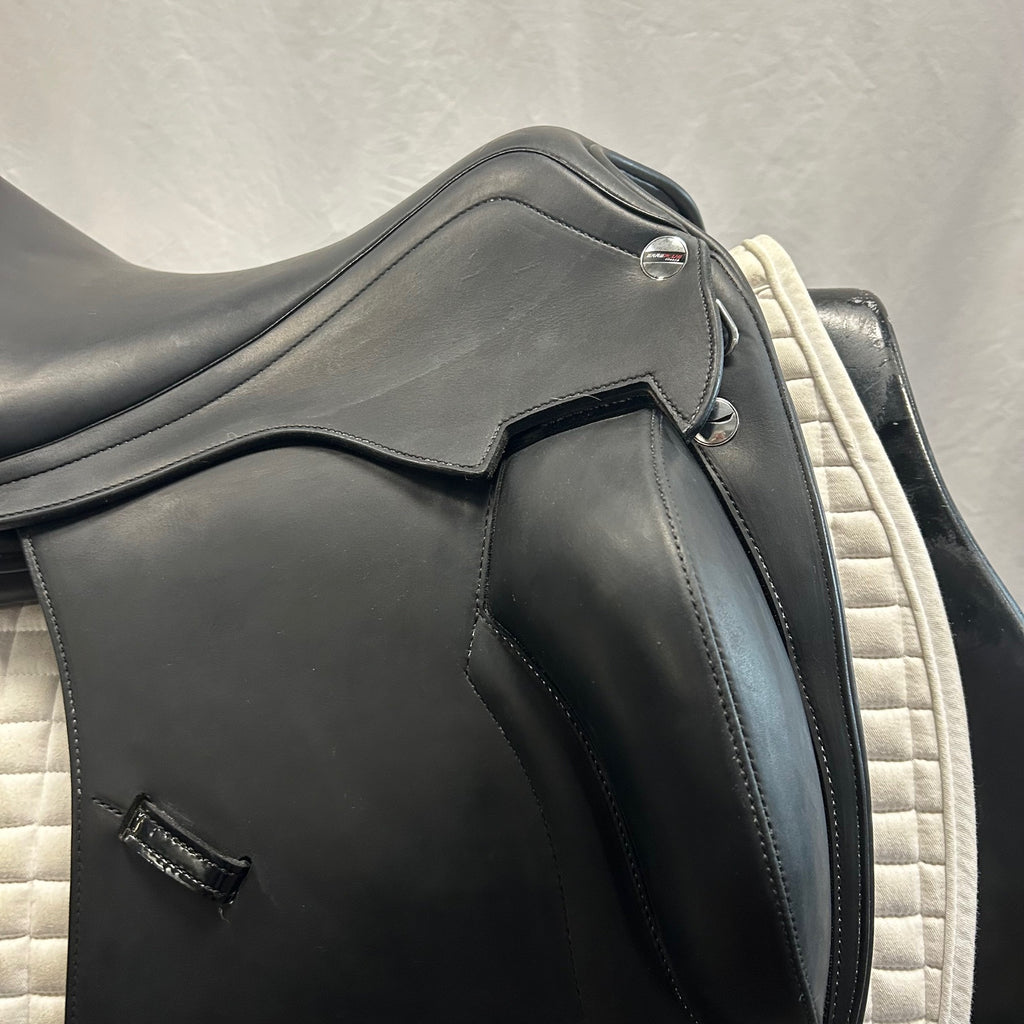 Used Erreplus Vittoria 18" Monoflap Dressage Saddle