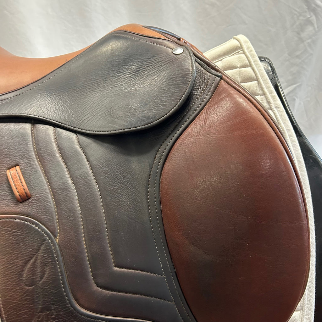 Used Schleese Jete 16.5" Jump Saddle