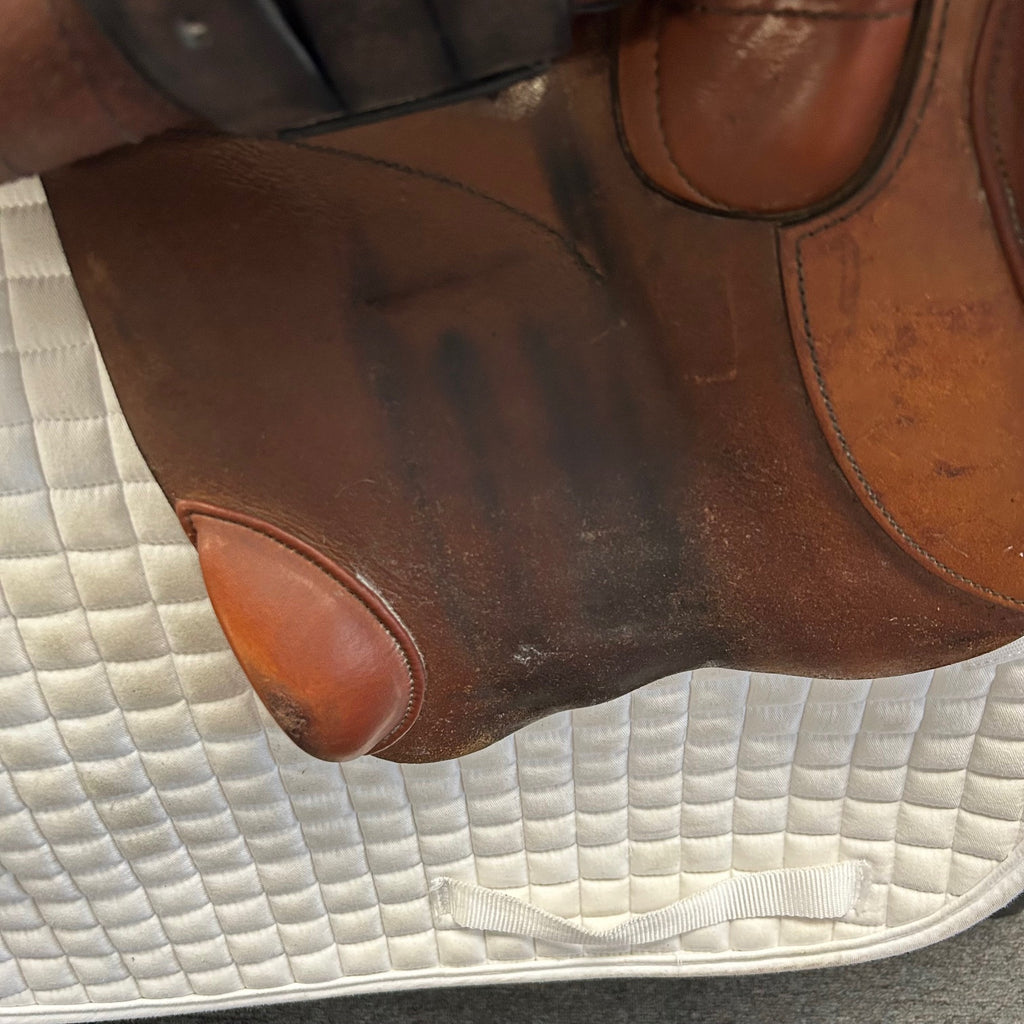 Used Schleese Jete 16.5" Jump Saddle