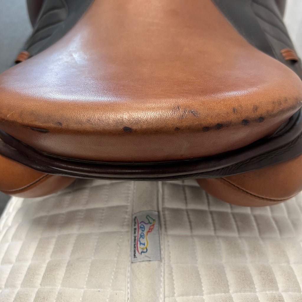 Used Schleese Jete 16.5" Jump Saddle