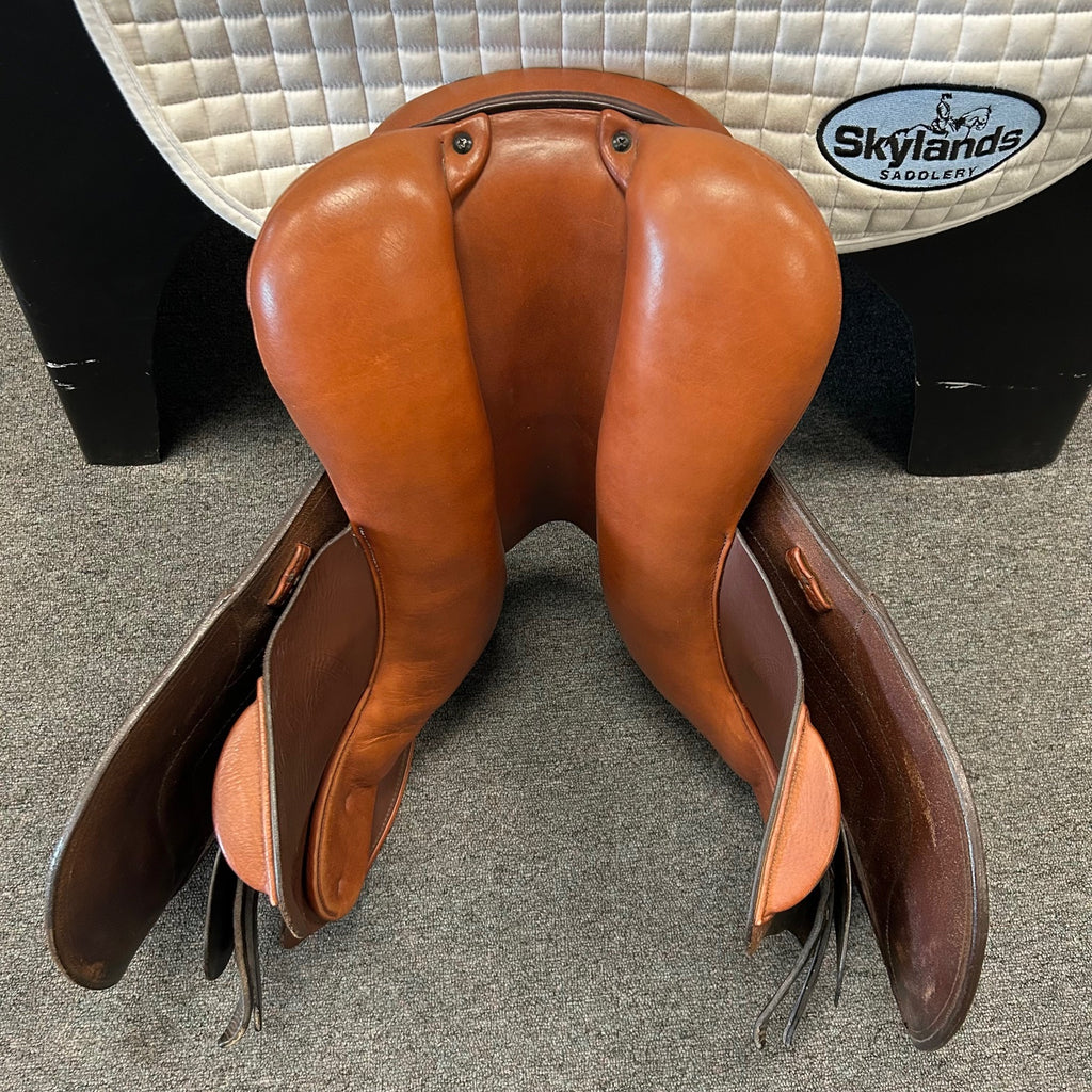 Used Schleese Jete 16.5" Jump Saddle