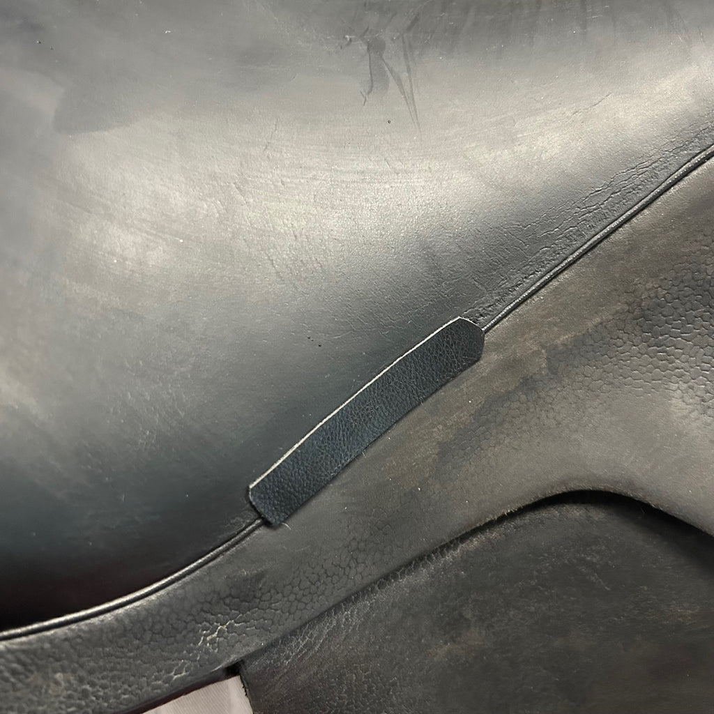 Used Trilogy Verago Elite 18" Dressage Saddle