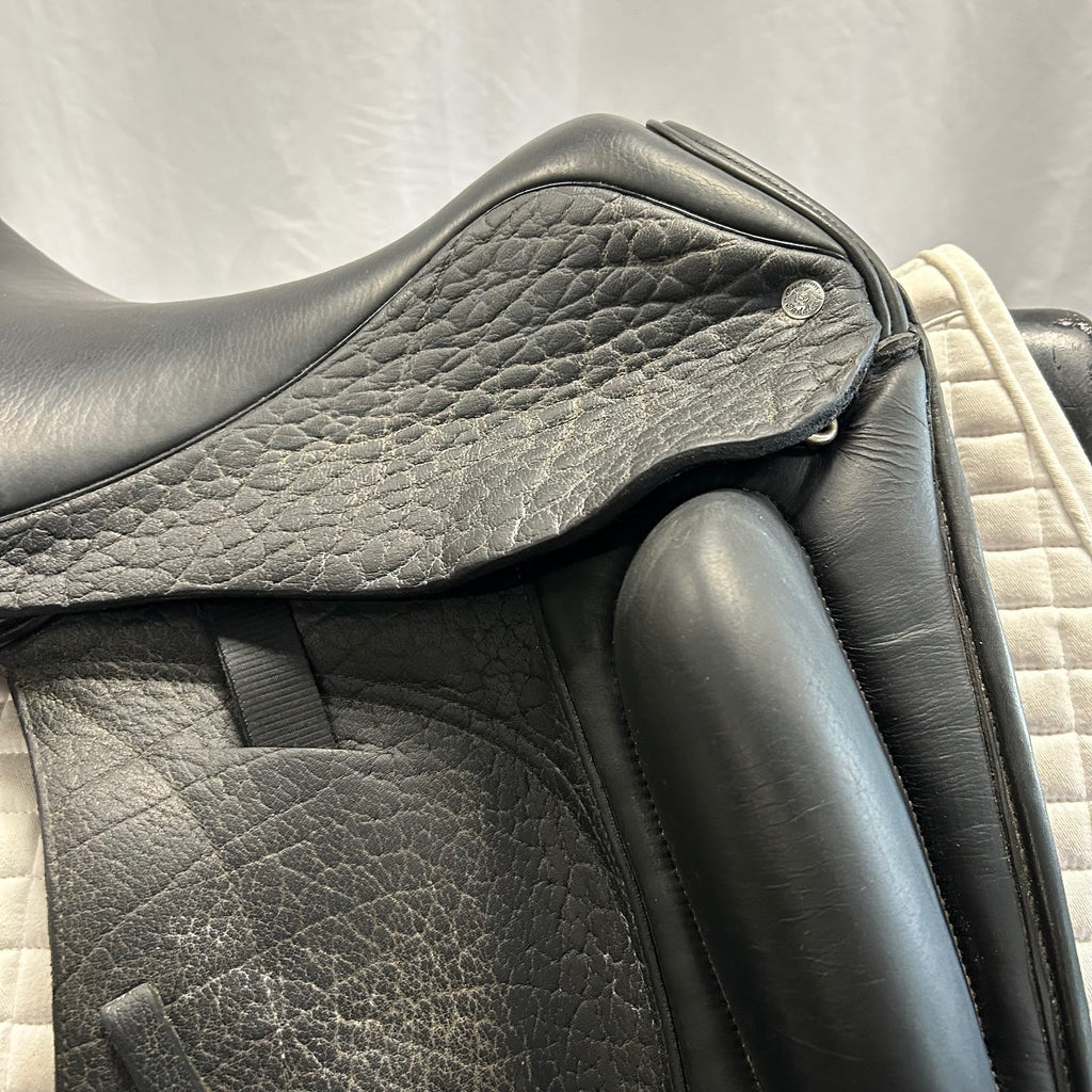 Used Custom Saddlery Wolfgang Omni Monoflap 17.5" Dressage Saddle