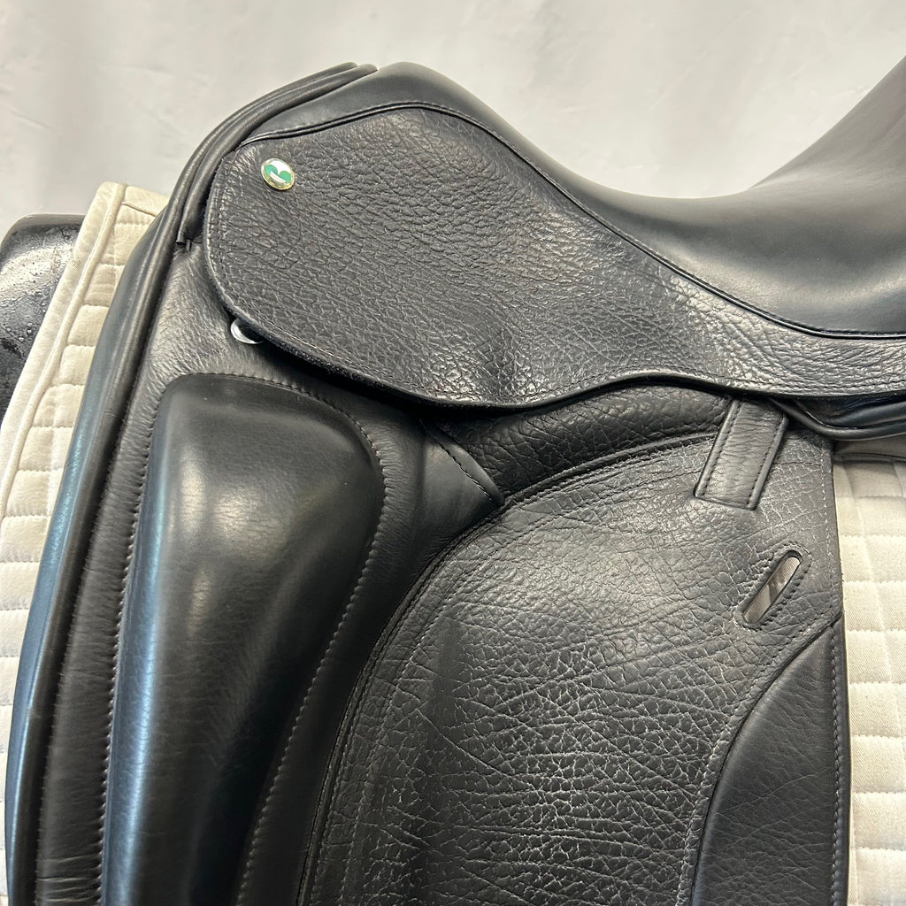 Used Täkt by Frank Baines Saddlery TSD-10 17" Dressage Saddle