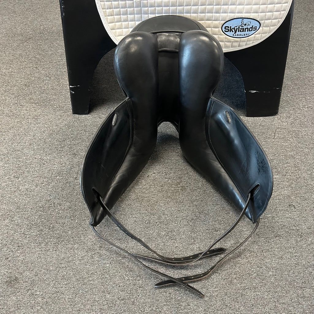 Used Täkt by Frank Baines Saddlery TSD-10 17" Dressage Saddle