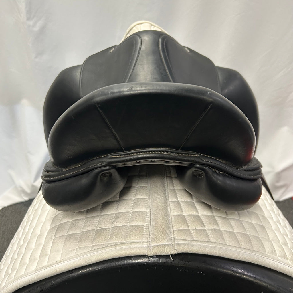 Used L'Apogee 17.5" DL Dressage Saddle