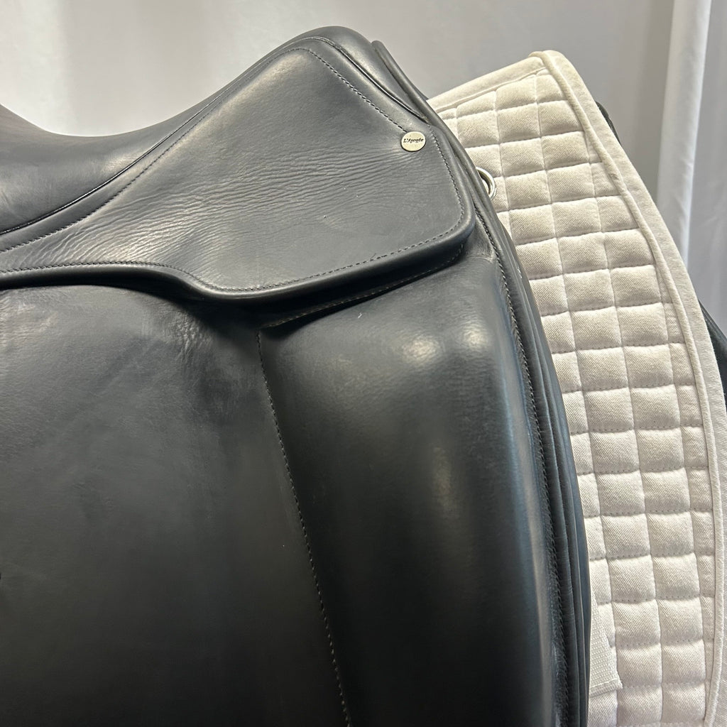 Used L'Apogee 17.5" DL Dressage Saddle