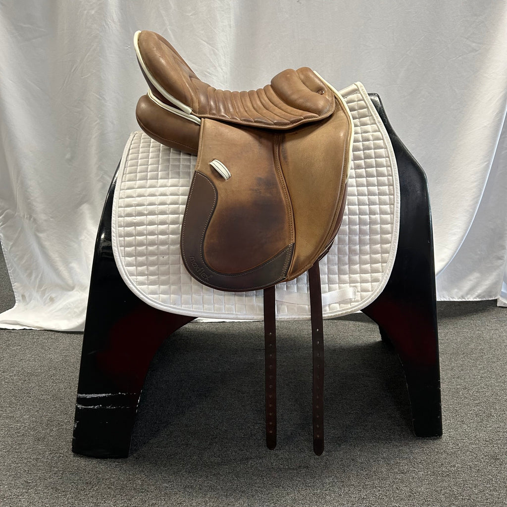 Used MaxFlex Fado 18" All-Purpose Saddle