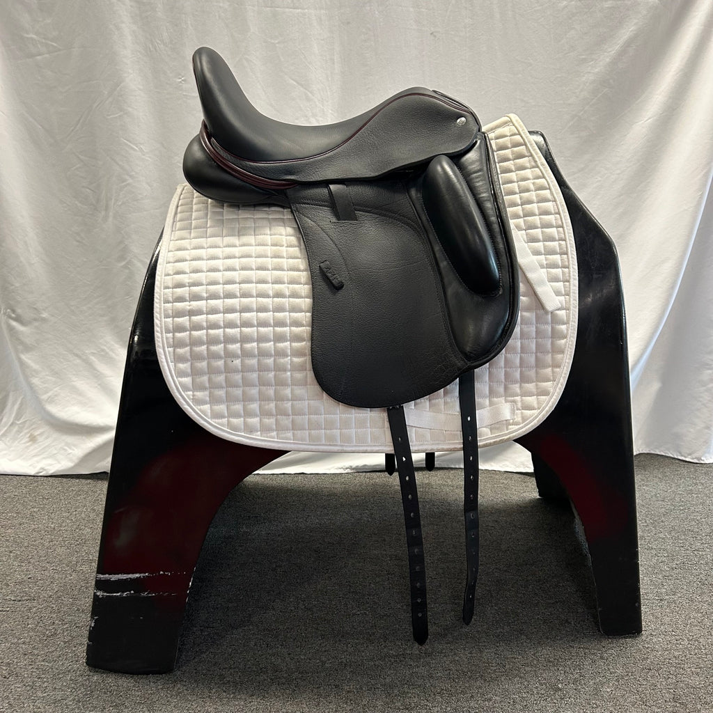 Used Custom Saddlery Wolfgang Omni Monoflap 17" Dressage Saddle