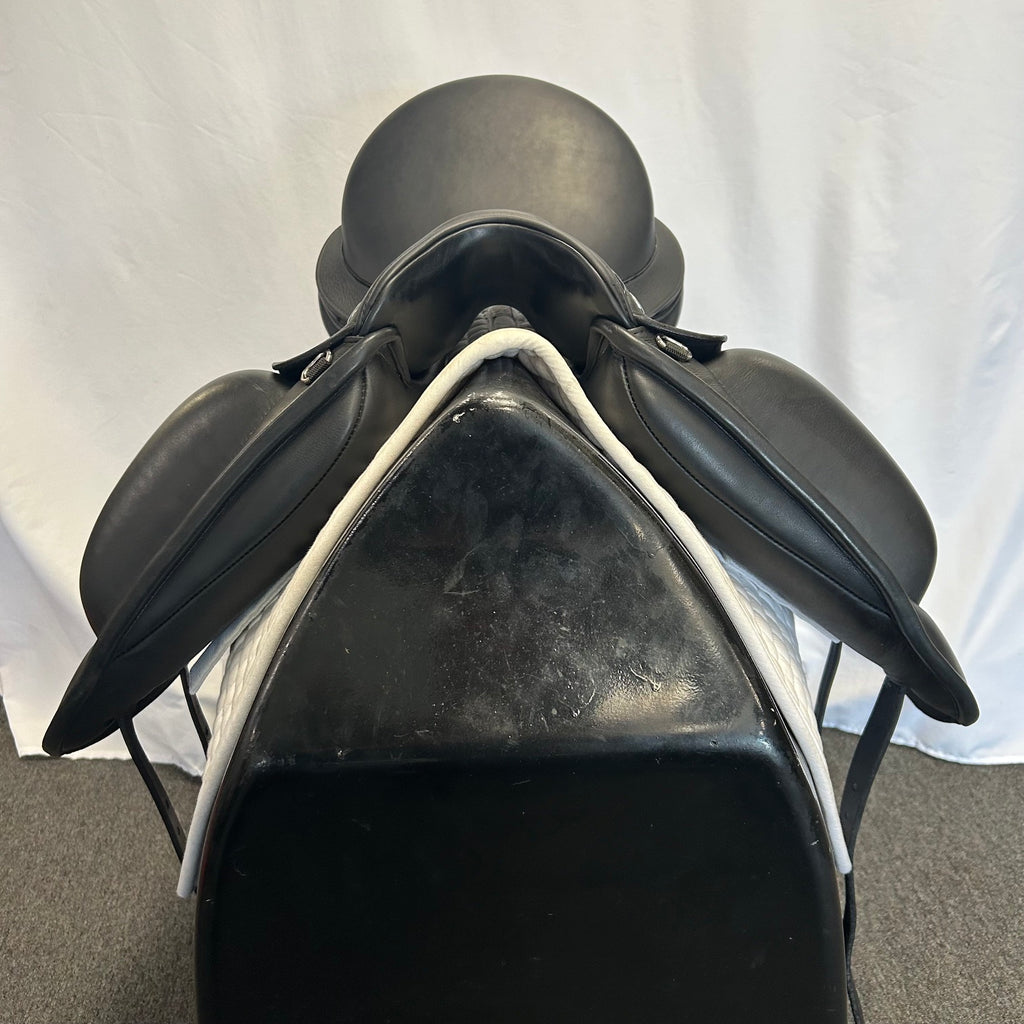 Used Veritas Novus 17.5" Dressage Saddle