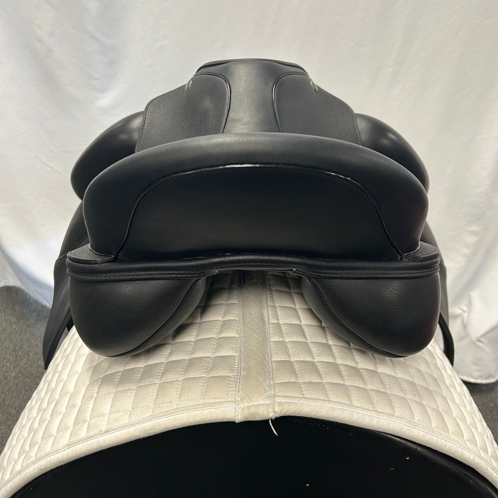 Used Veritas Novus 17.5" Dressage Saddle
