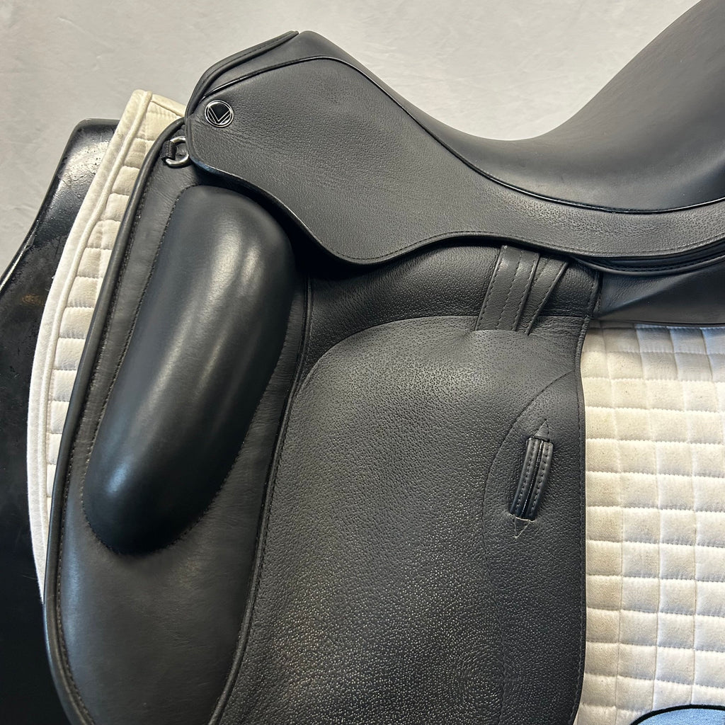 Used Veritas Novus 17.5" Dressage Saddle