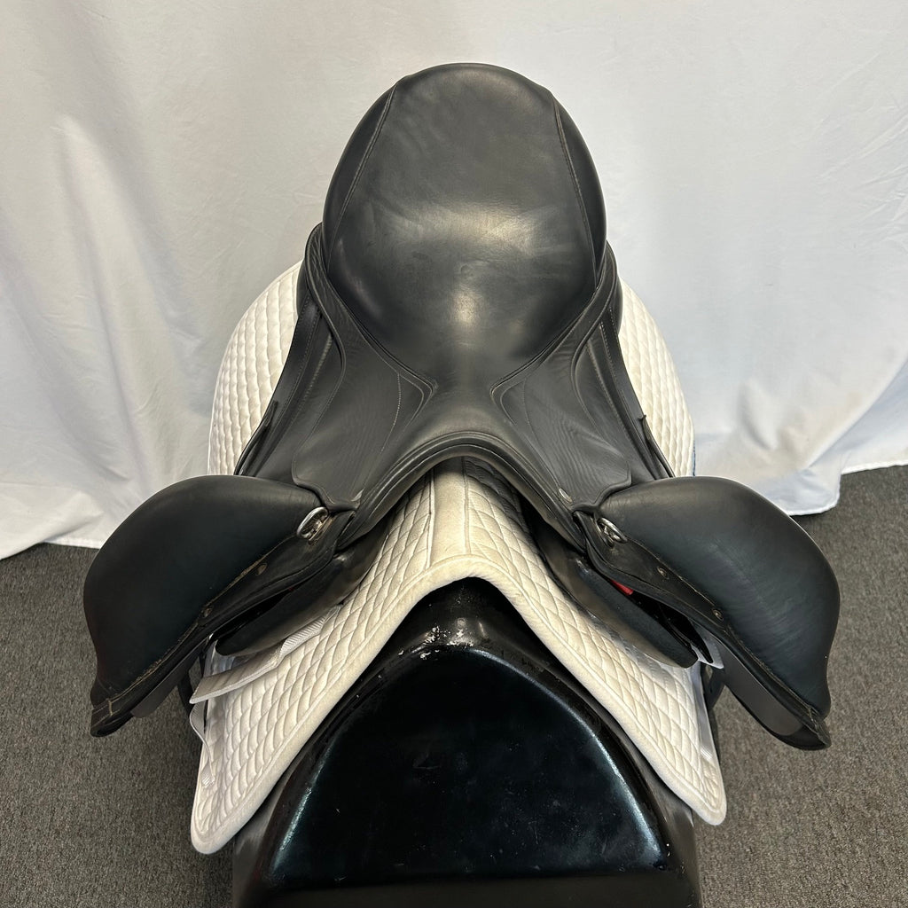 HOLD:  Used Aviar Rook 1.0 - 17.5" Monoflap Dressage Saddle